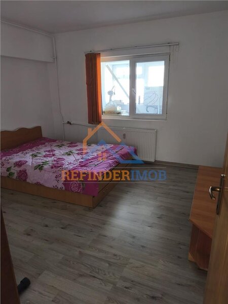 Calea Calarasilor, apartament de vanzare cu 3 camere, 2 grupuri sanitare
