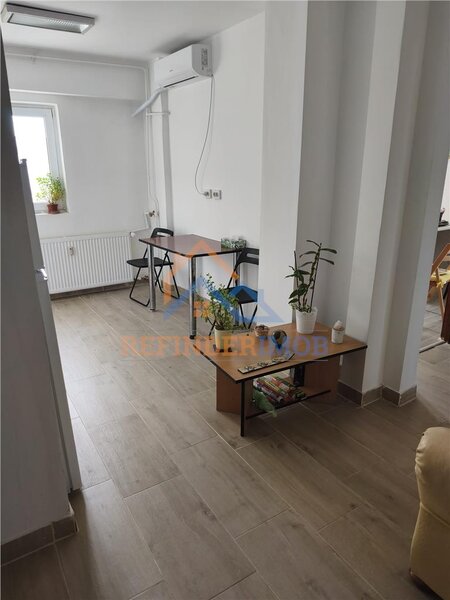 Calea Calarasilor, apartament de vanzare cu 3 camere, 2 grupuri sanitare