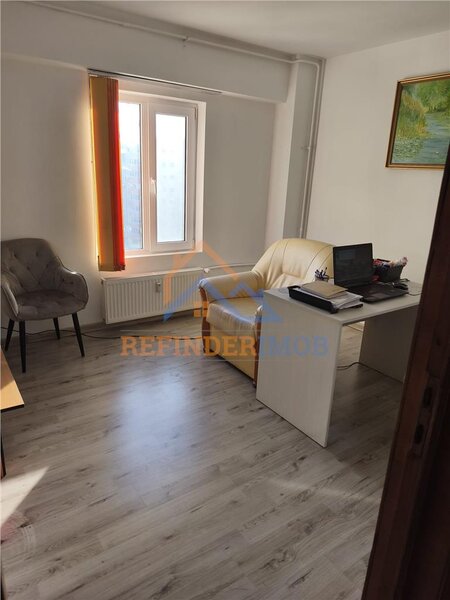 Calea Calarasilor, apartament de vanzare cu 3 camere, 2 grupuri sanitare