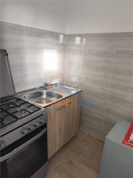 Calea Calarasilor, apartament de vanzare cu 3 camere, 2 grupuri sanitare