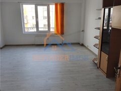 Calea Calarasilor Apartament de vanzare cu 3 camere, 2 grupuri sanitare