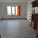 Calea Calarasilor, apartament de vanzare cu 3 camere, 2 grupuri sanitare